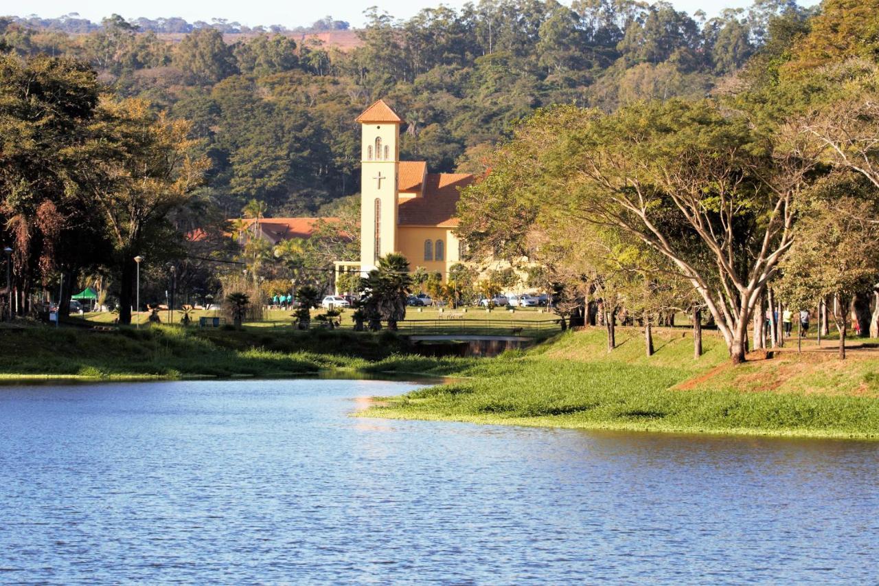 فيلا Chale Bosque Do Barreiro Araxá المظهر الخارجي الصورة