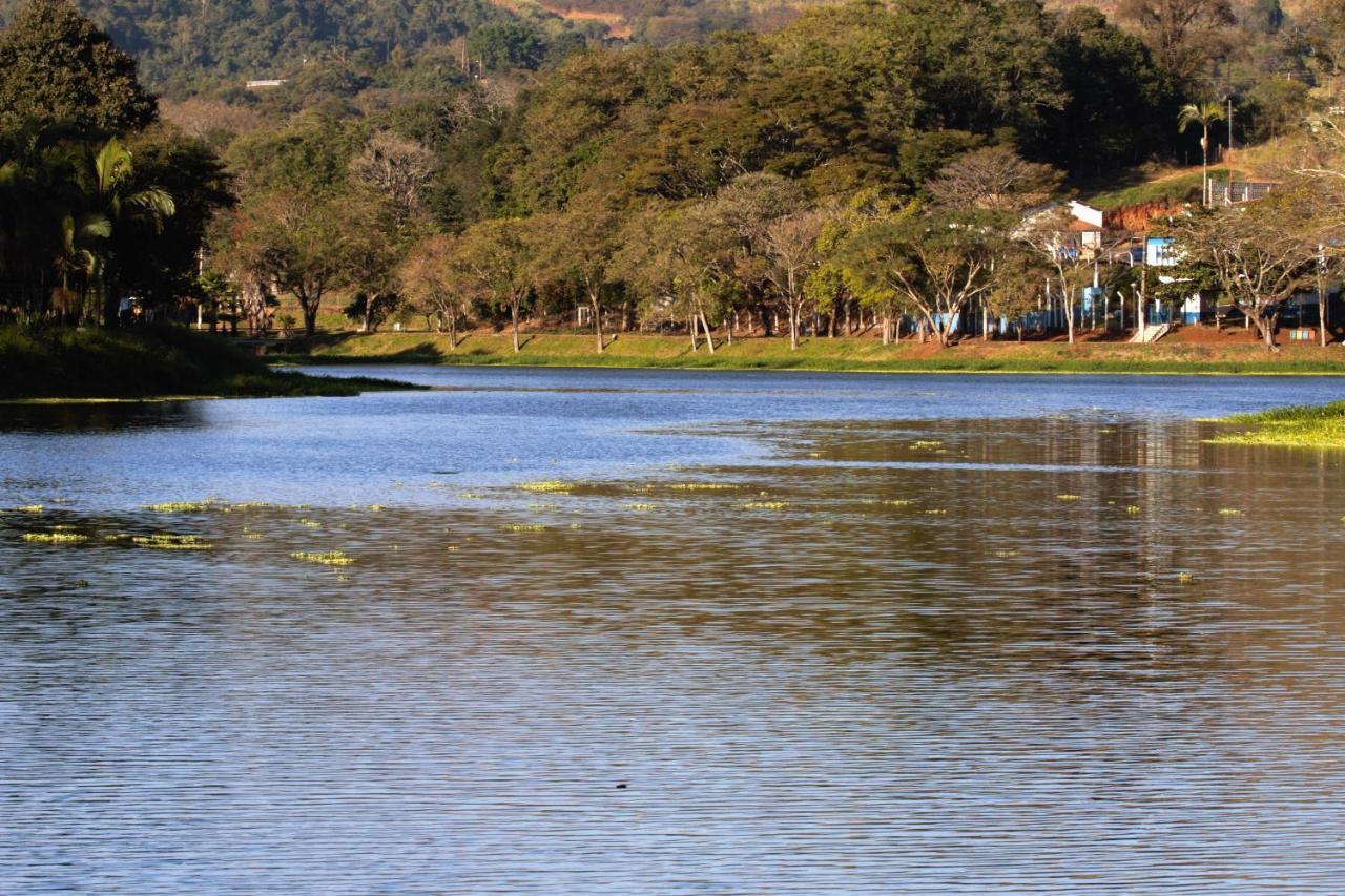 فيلا Chale Bosque Do Barreiro Araxá المظهر الخارجي الصورة